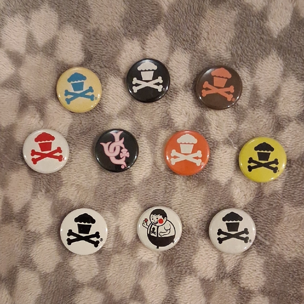 10 Pk Assorted Johnny Cupcakes Pins